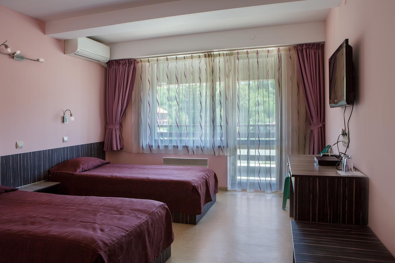 Family Hotel Kipra Luaran gambar