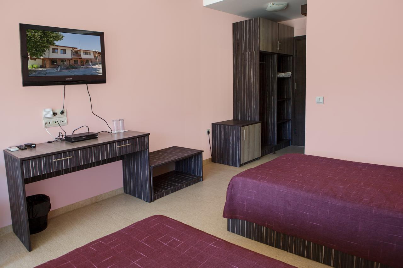 Family Hotel Kipra Luaran gambar