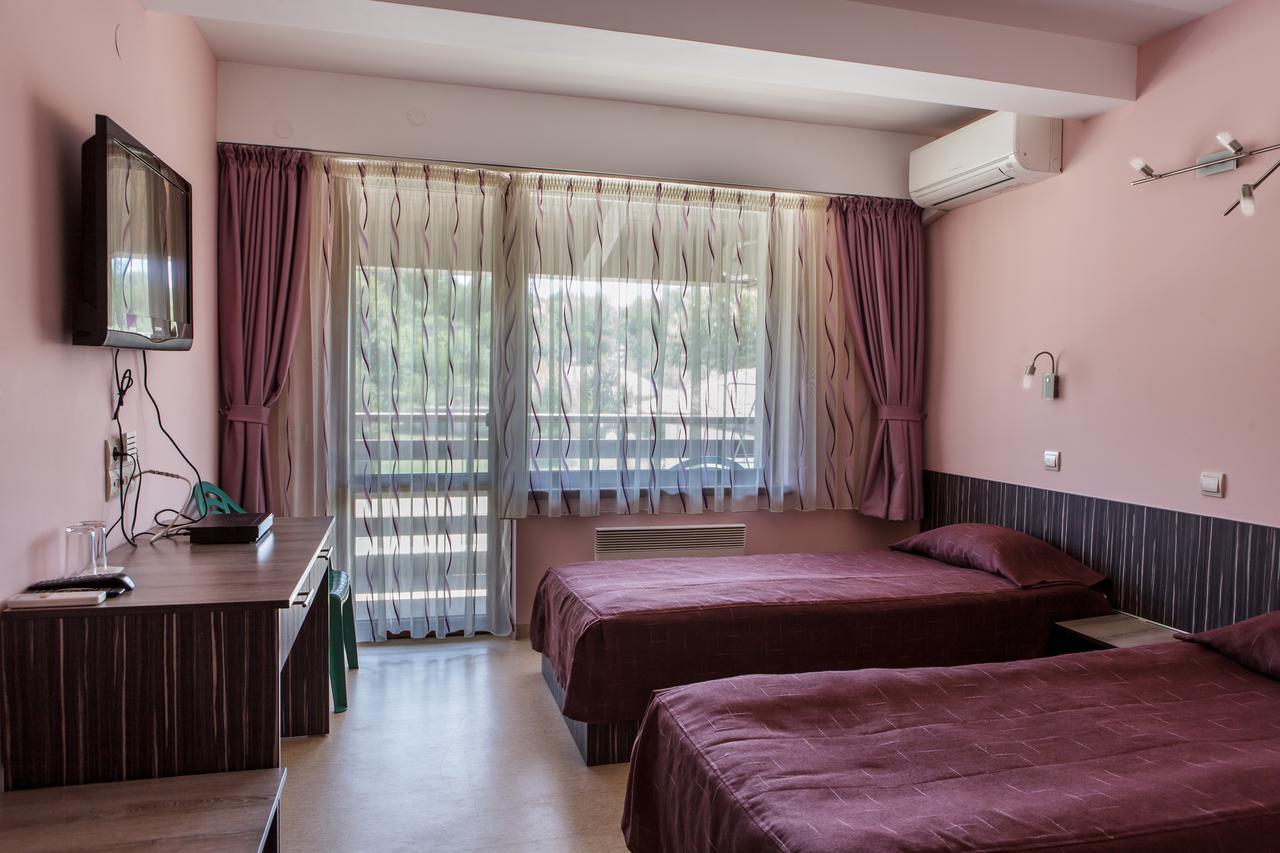 Family Hotel Kipra Luaran gambar